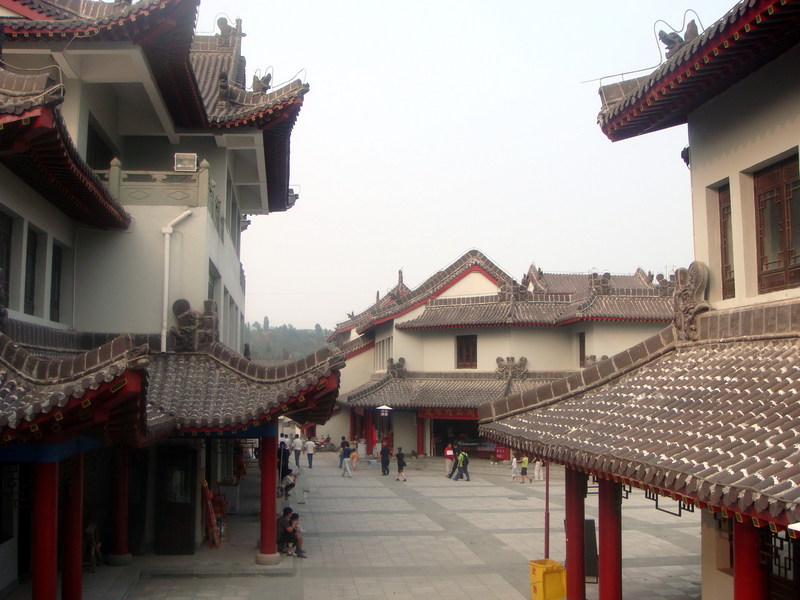 Image: /media/?path=/trips/2007-08-13 China/2007-08-19_Xi'an-Wudang/20070819-174830-0-Joe.jpg